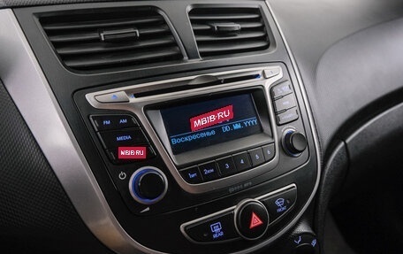 Hyundai Solaris II рестайлинг, 2015 год, 899 000 рублей, 16 фотография