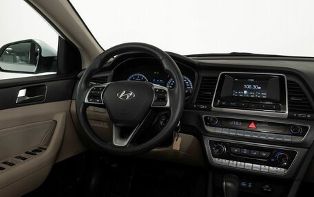 Hyundai Sonata VII, 2019 год, 1 998 000 рублей, 13 фотография