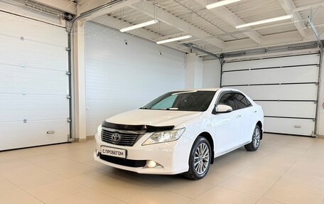 Toyota Camry, 2013 год, 1 949 000 рублей, 2 фотография