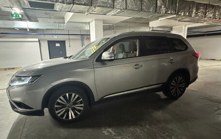 Mitsubishi Outlander III рестайлинг 3, 2019 год, 2 230 000 рублей, 2 фотография