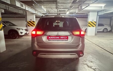 Mitsubishi Outlander III рестайлинг 3, 2019 год, 2 230 000 рублей, 4 фотография