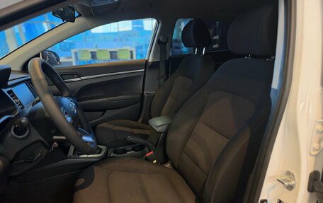 Hyundai Elantra VI рестайлинг, 2019 год, 1 500 000 рублей, 7 фотография