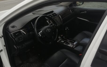 Toyota Camry, 2015 год, 2 300 000 рублей, 5 фотография