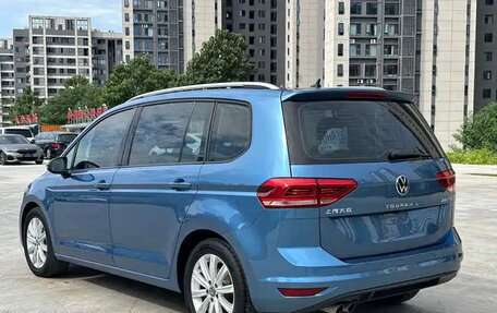 Volkswagen Touran III, 2022 год, 1 392 000 рублей, 6 фотография