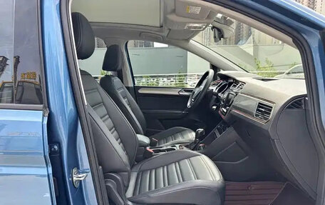 Volkswagen Touran III, 2022 год, 1 392 000 рублей, 11 фотография