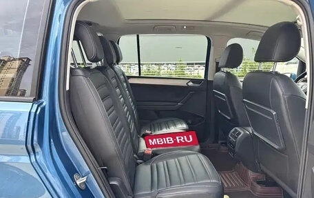 Volkswagen Touran III, 2022 год, 1 392 000 рублей, 12 фотография