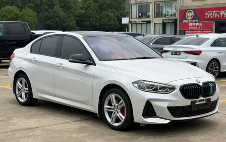 BMW 1 серия, 2023 год, 2 100 000 рублей, 3 фотография