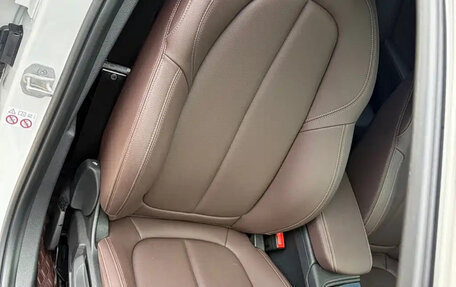 BMW 1 серия, 2023 год, 2 100 000 рублей, 12 фотография