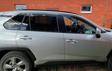 Toyota RAV4, 2021 год, 3 500 000 рублей, 3 фотография