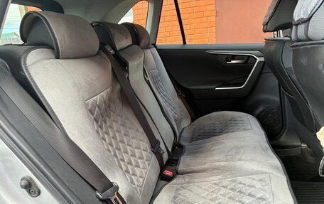Toyota RAV4, 2021 год, 3 500 000 рублей, 9 фотография