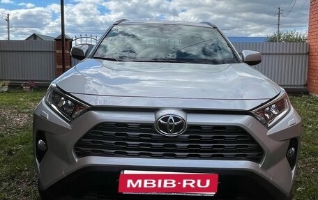 Toyota RAV4, 2021 год, 3 500 000 рублей, 2 фотография
