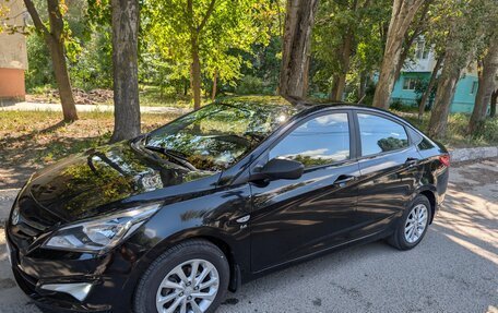 Hyundai Solaris II рестайлинг, 2016 год, 1 050 000 рублей, 1 фотография