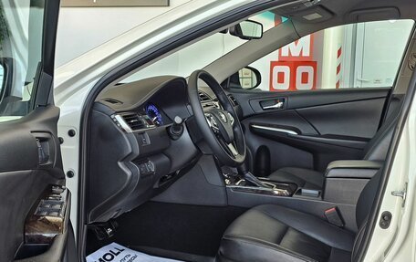 Toyota Camry, 2017 год, 2 289 000 рублей, 10 фотография