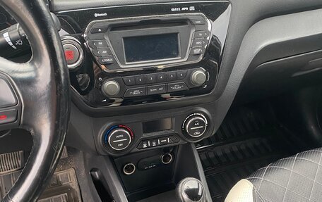 KIA Rio III рестайлинг, 2013 год, 925 000 рублей, 7 фотография