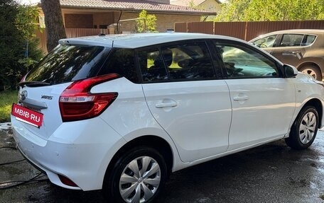 Toyota Yaris XP150 рестайлинг, 2022 год, 2 000 000 рублей, 5 фотография