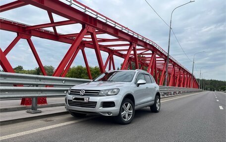 Volkswagen Touareg III, 2011 год, 1 720 000 рублей, 2 фотография