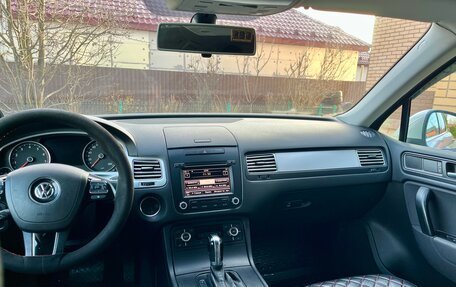 Volkswagen Touareg III, 2011 год, 1 720 000 рублей, 5 фотография