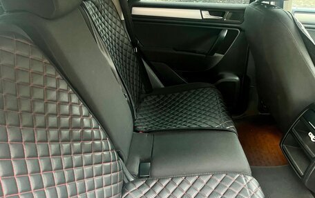 Volkswagen Touareg III, 2011 год, 1 720 000 рублей, 12 фотография
