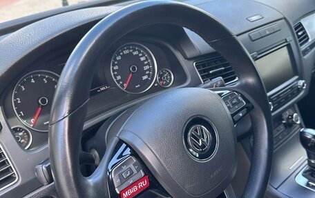 Volkswagen Touareg III, 2011 год, 1 720 000 рублей, 6 фотография