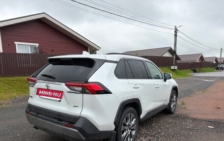 Toyota RAV4, 2021 год, 3 250 000 рублей, 5 фотография