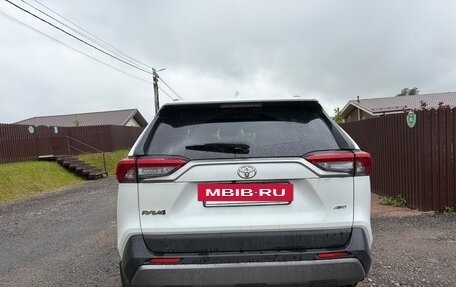 Toyota RAV4, 2021 год, 3 250 000 рублей, 4 фотография