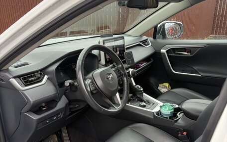 Toyota RAV4, 2021 год, 3 250 000 рублей, 8 фотография