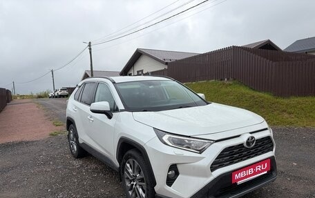 Toyota RAV4, 2021 год, 3 250 000 рублей, 7 фотография