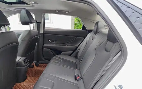Hyundai Elantra, 2023 год, 1 265 000 рублей, 11 фотография