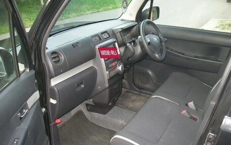 Toyota Pixis Space, 2013 год, 670 000 рублей, 11 фотография
