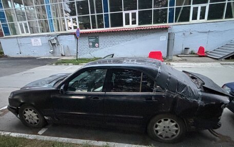 Mercedes-Benz E-Класс, 1996 год, 150 000 рублей, 2 фотография