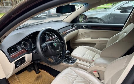 Skoda Superb III рестайлинг, 2011 год, 900 000 рублей, 7 фотография