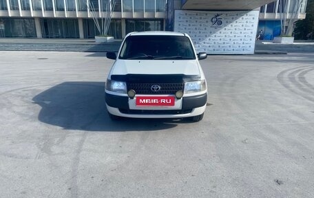 Toyota Probox I, 2004 год, 585 000 рублей, 2 фотография