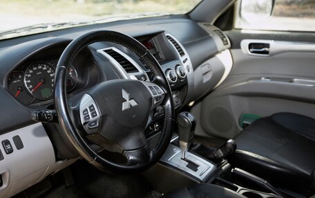 Mitsubishi Pajero Sport II рестайлинг, 2013 год, 1 499 000 рублей, 7 фотография