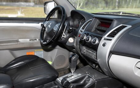 Mitsubishi Pajero Sport II рестайлинг, 2013 год, 1 499 000 рублей, 8 фотография