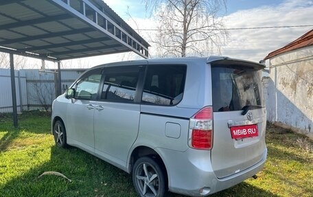 Toyota Noah III, 2009 год, 1 250 000 рублей, 4 фотография