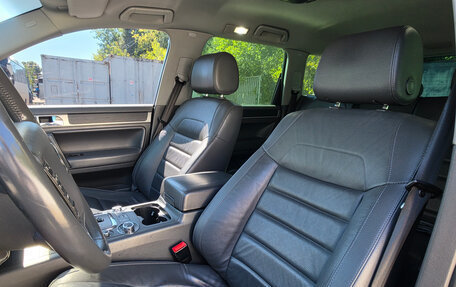 Volkswagen Touareg III, 2008 год, 1 690 000 рублей, 3 фотография