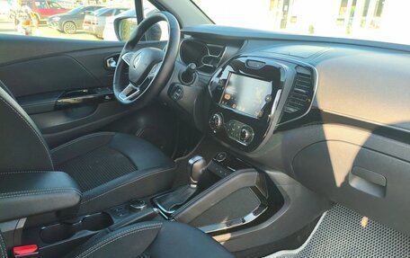 Renault Kaptur I рестайлинг, 2021 год, 1 800 000 рублей, 2 фотография