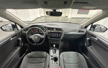 Volkswagen Tiguan II, 2017 год, 2 300 000 рублей, 11 фотография