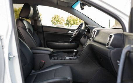KIA Sportage IV рестайлинг, 2018 год, 2 100 000 рублей, 20 фотография