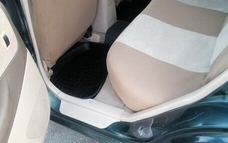 Mazda Protege, 2001 год, 310 000 рублей, 19 фотография