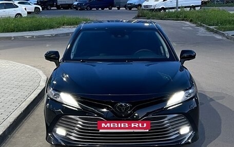 Toyota Camry, 2019 год, 2 950 000 рублей, 6 фотография