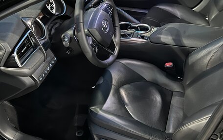 Toyota Camry, 2019 год, 2 950 000 рублей, 17 фотография