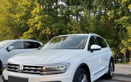 Volkswagen Tiguan II, 2020 год, 3 249 000 рублей, 2 фотография