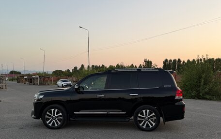Toyota Land Cruiser 200, 2017 год, 7 100 000 рублей, 4 фотография