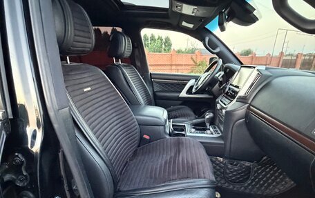 Toyota Land Cruiser 200, 2017 год, 7 100 000 рублей, 8 фотография