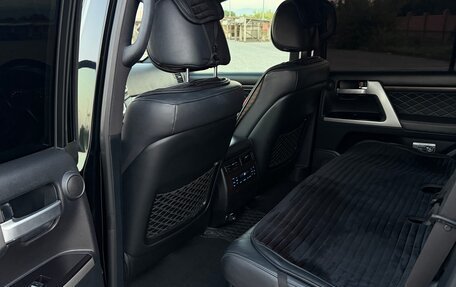 Toyota Land Cruiser 200, 2017 год, 7 100 000 рублей, 7 фотография