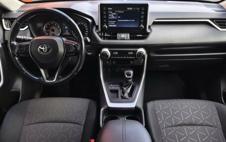 Toyota RAV4, 2020 год, 2 799 000 рублей, 6 фотография
