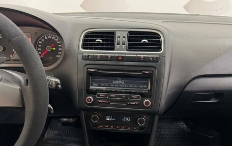 Volkswagen Polo VI (EU Market), 2012 год, 950 000 рублей, 14 фотография
