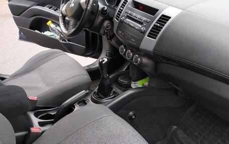 Mitsubishi Outlander III рестайлинг 3, 2011 год, 1 100 000 рублей, 12 фотография