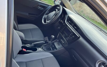 Toyota Auris II, 2018 год, 1 400 000 рублей, 8 фотография